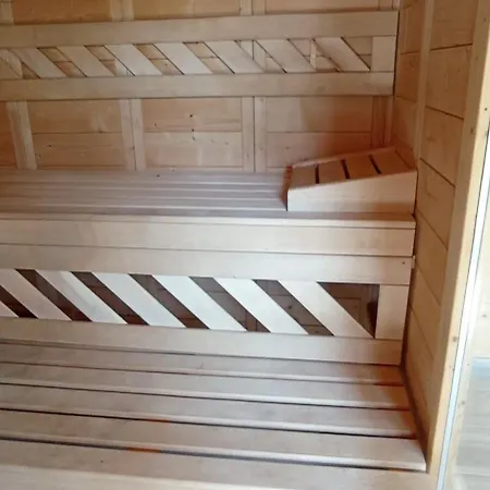 Vadgalamb Apartmanhaz Lipót