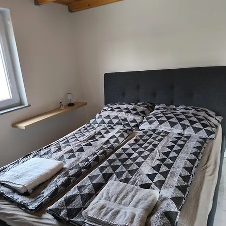 Vadgalamb Apartmanhaz