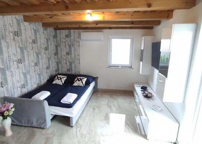 Vadgalamb Apartmanhaz
