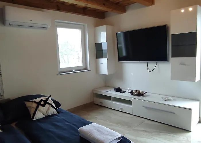 Vadgalamb Apartmanhaz *