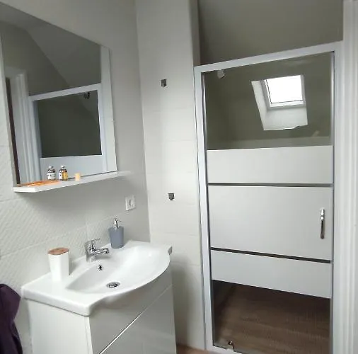 Vadgalamb Apartmanhaz Lipót