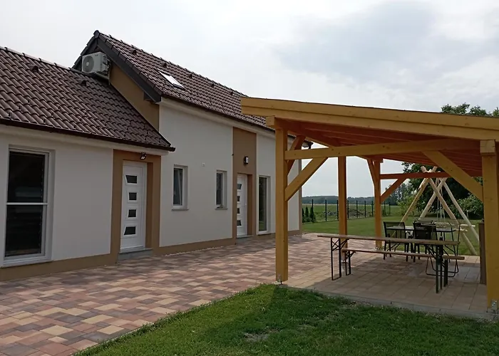 Vadgalamb Apartmanhaz *