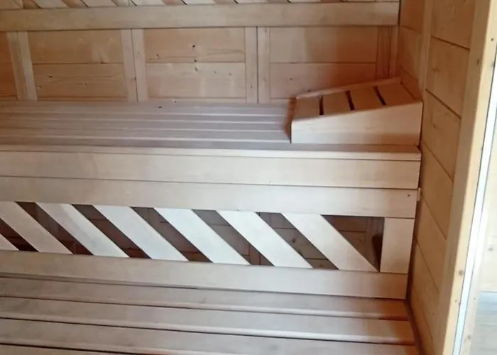 Vadgalamb Apartmanhaz Lipót