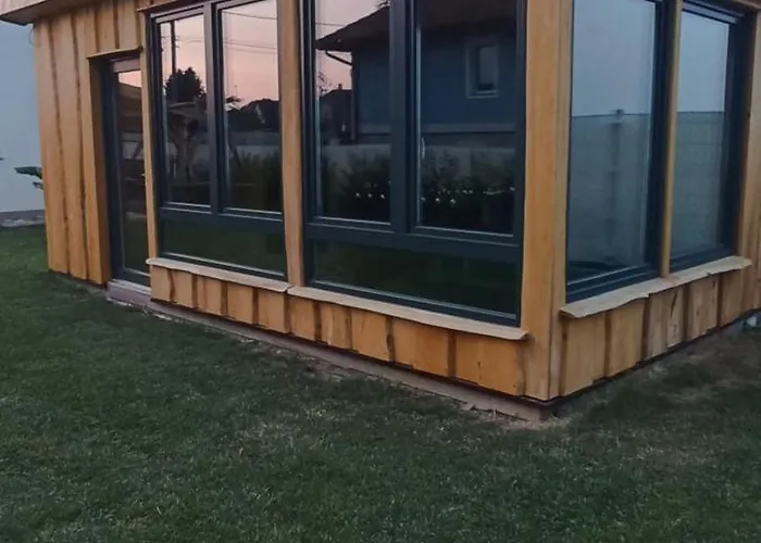 Vadgalamb Apartmanhaz Lipót
