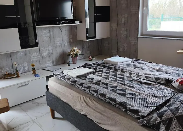 Vadgalamb Apartmanhaz * Lipót